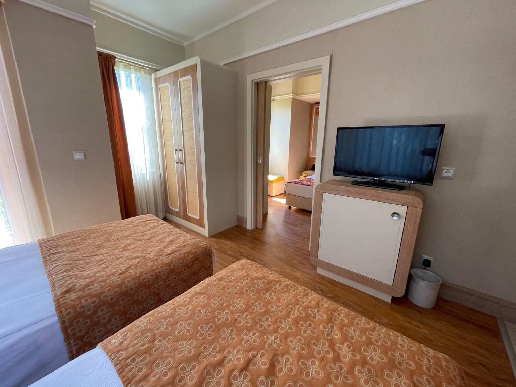 Club Grand Side Hotel Luaran gambar